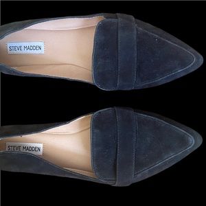 Steve Madden flats. Size 10. Black velvet exterior and rubber bottom.